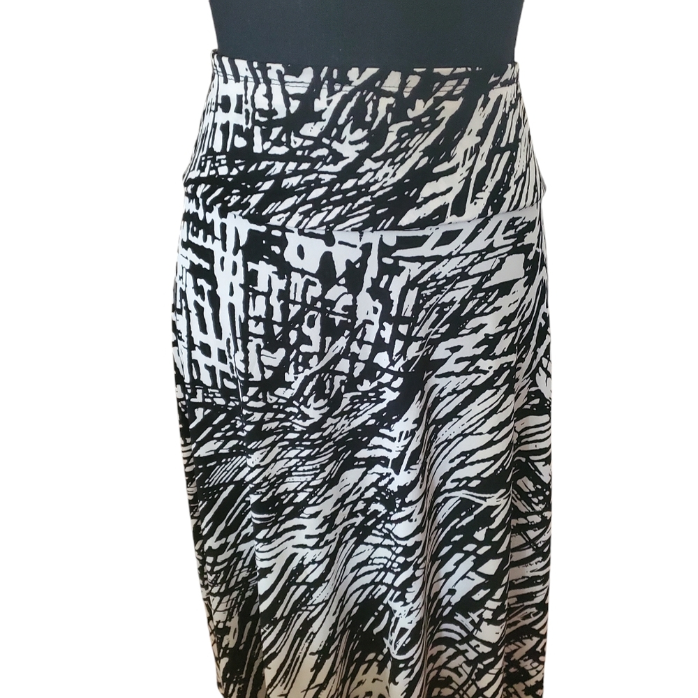 Avenue Size 18/20 Black & White Abstract Print Full Midi Skirt Office Church